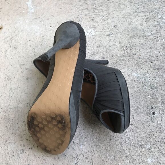 Betsey Johnson  - Picture 3 of 4